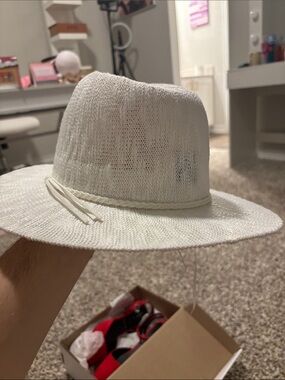 Women’s White Straw Fedora Hat - Lightweight Summer Hat